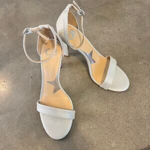 Gianni Bini Silver Metallic Heels holiday formal shoes womens 7.5 NEW